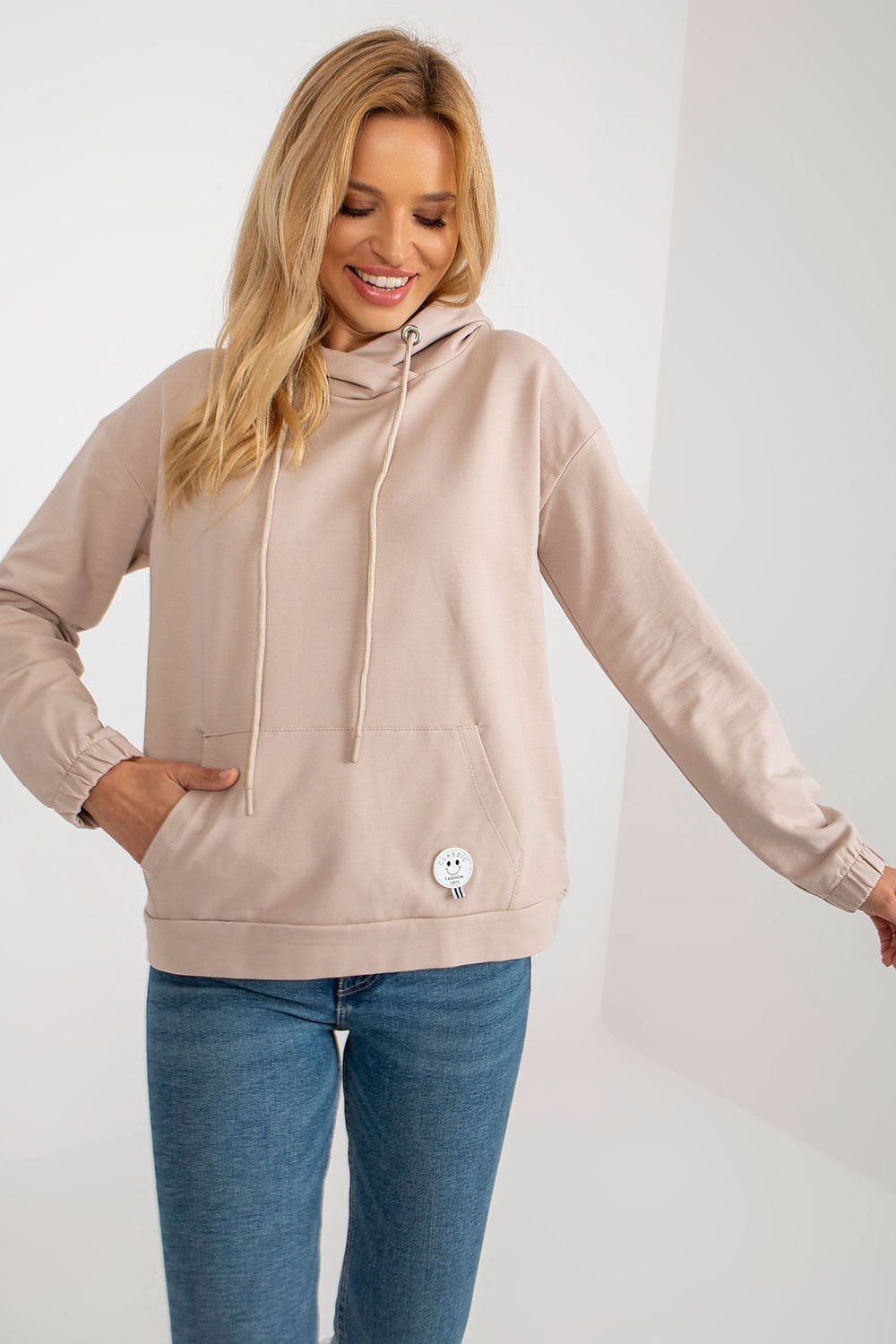 Sweatshirt Model 185946 Relevance