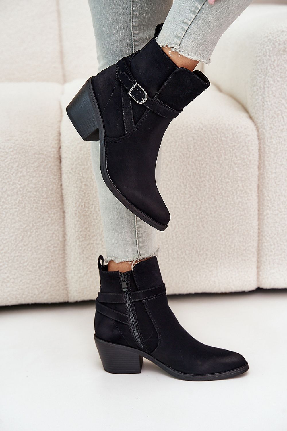 Heel boots Step in style